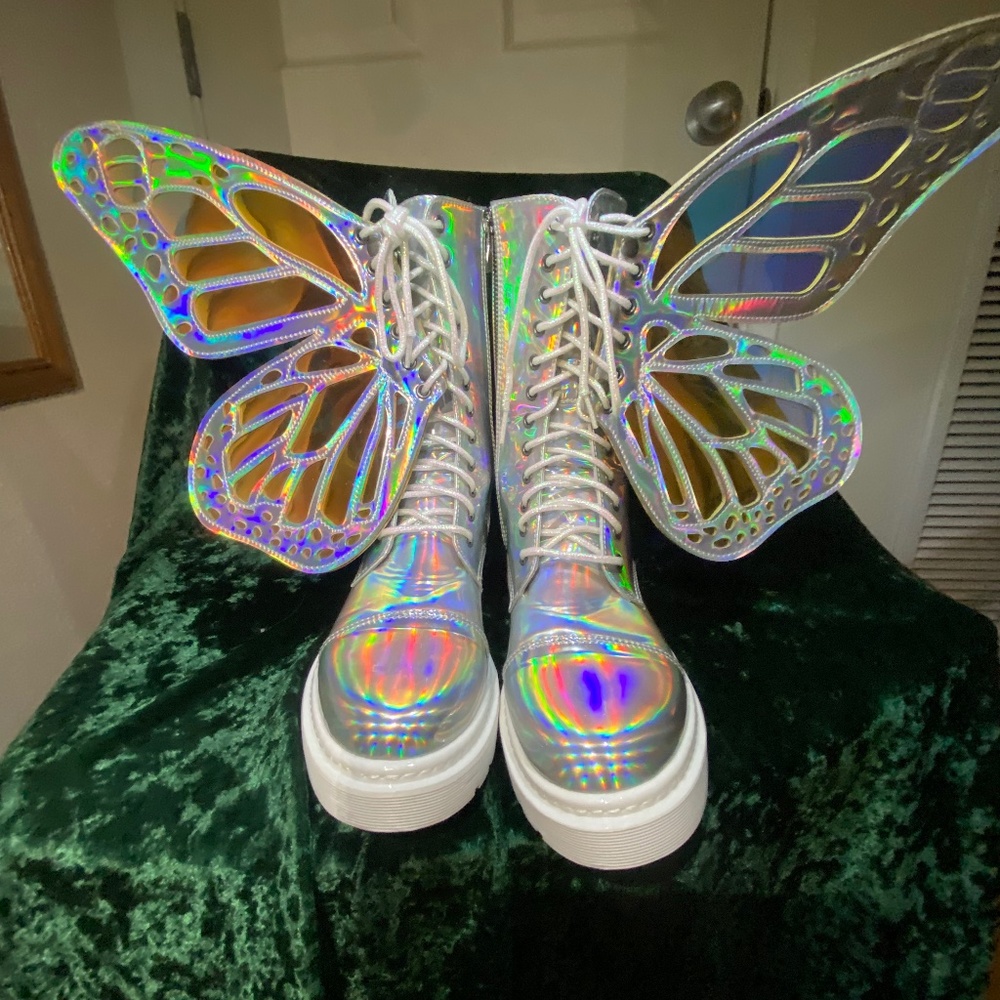 SUPERCALA-HOLO-LICIOUS- EXXTRA AUDACIOUS BUTTAHFLY BOOT BONANZA!!!!!